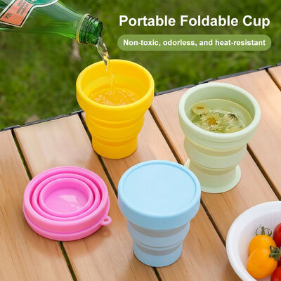 comprare Tazza pieghevole in silicone per uso alimentare con logo personalizzato all'ingrosso, tazza da viaggio riutilizzabile pieghevole, bottiglia d'acqua portatile in silicone online manufacture