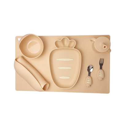 7 pezzi del silicone del bambino della carota del tavolo da pranzo stabilito d'alimentazione Mat Suction Cup di forma