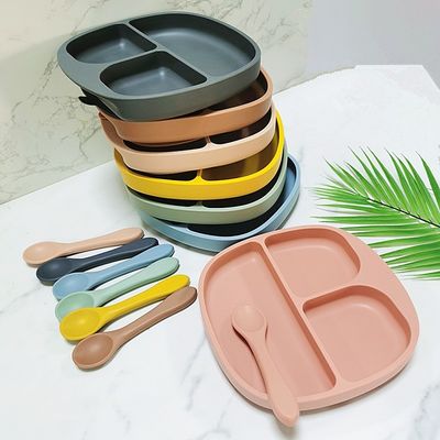 Piastrina su misura del bambino del silicone con aspirazione che alimenta i bambini antisdrucciolevoli per i bambini